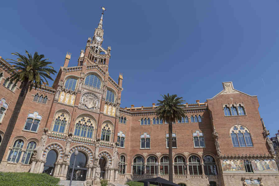 12 - Barcelona - Sant Pau Recinte Modernista - edificio de Administración .jpg